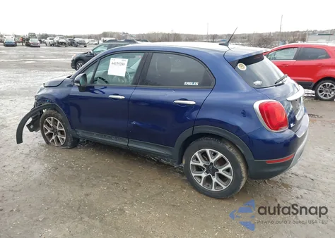 2016 Fiat 500X Trekking z USA, uszkodzony, nr VIN ZFBCFYCT3GP368774